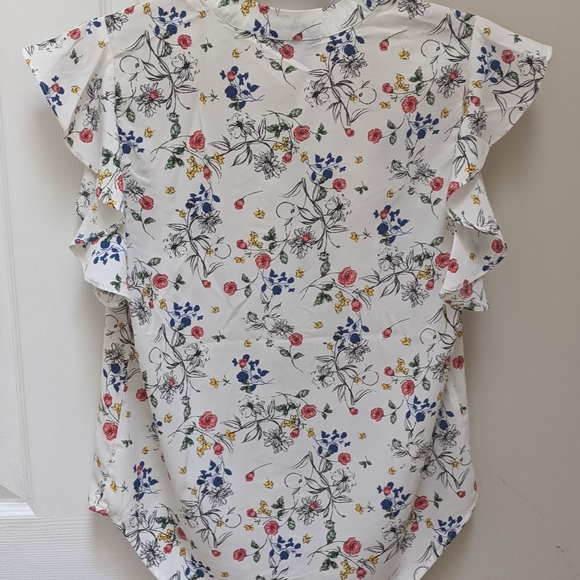 Ovi Flutter Sleeve Top - Picture 2 of 5